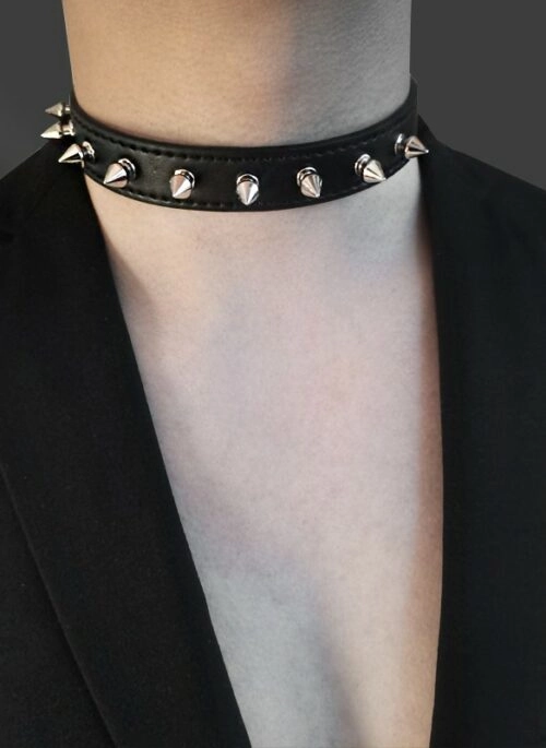 Black Faux Leather Spike Rivet Choker | Jihoon – Treasure