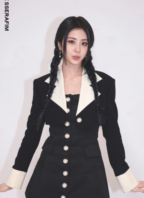 Black and White Suit Dress And Blazer Set | Yunjin – Le Sserafim