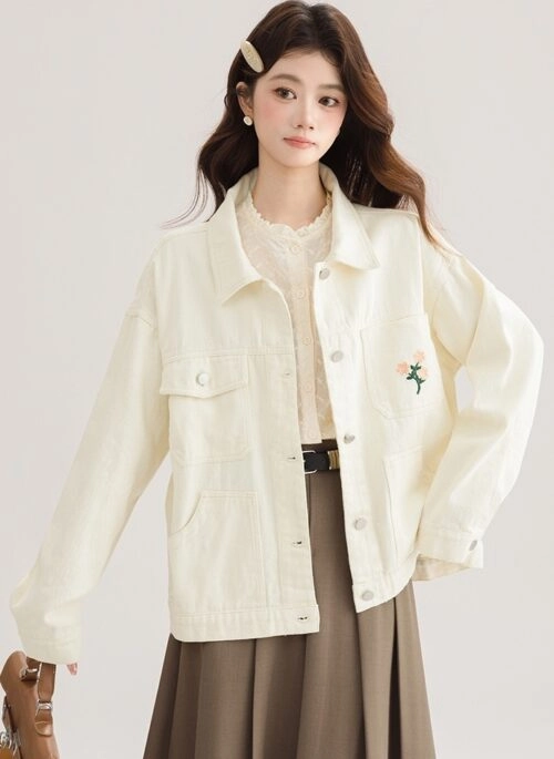 Chic Floral Embroidered Denim Jacket For Spring