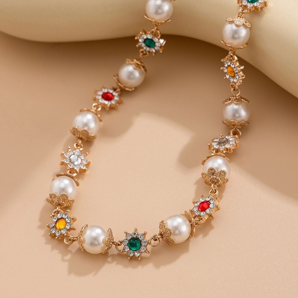 ☆BTS着用☆MAMA CASAR★LIKE A FLOWER CLASSIC PEARL NECKLAC.E Gold Flower And Pearl Detail Necklace | J-Hope - BTS