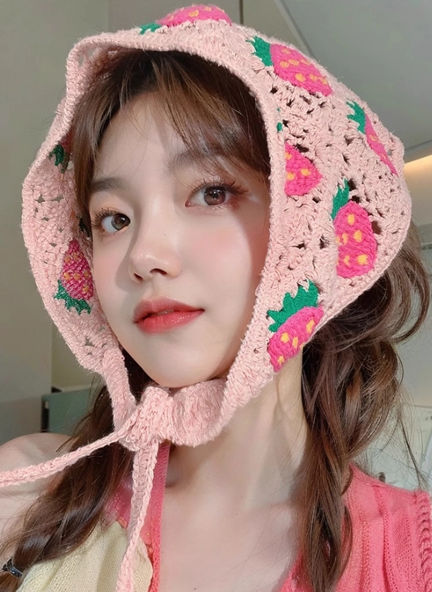 Pink Strawberry Knitted Scarf | Jennie - BlackPink - Fashion