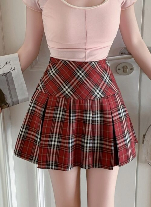 【MOILLY】Mini Ribbon Pleats Skirt☆NMIXXギュジン着用 ☆NMIXX ギュジン 着用！！WHO.A.U】WAU Steve Campus Keyring