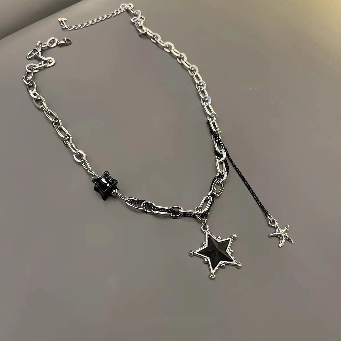 Silver Chain Star Pendant Necklace | LeeKnow - Stray Kids