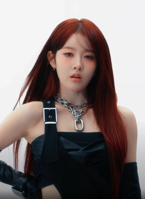 Silver Layered Chain Buckled Necklace | Sieun – STAYC