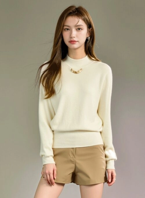 Stylish White Knit Turtleneck Sweater