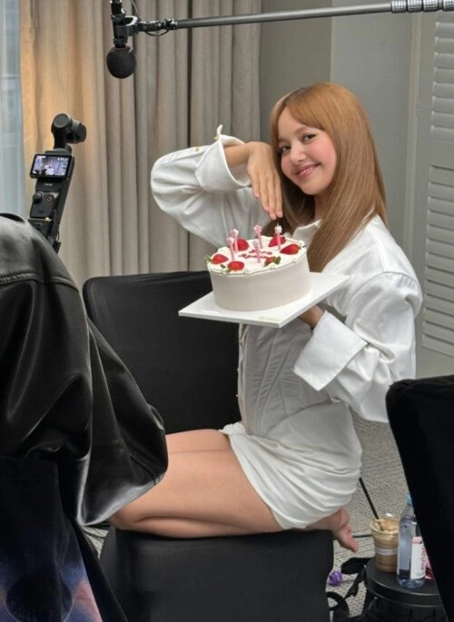 White Structured Collared Shirt Dress | Lisa – BlackPink
