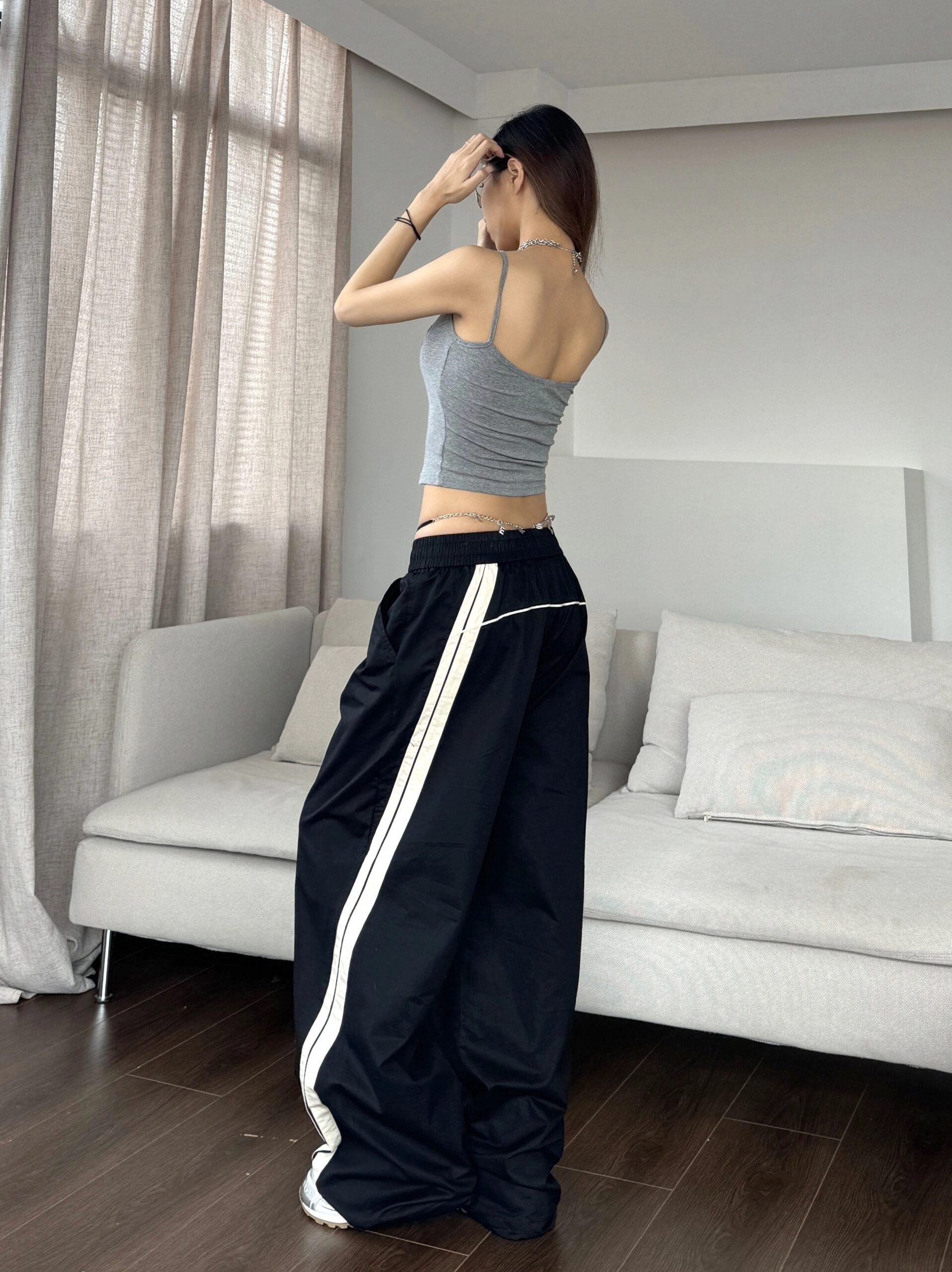 LE SSERAFIM TRACK PANTS BLACK サクラ LE SSERAFIM LE SSERAFIM Goods - Track Pants (Black) kpoptown.com