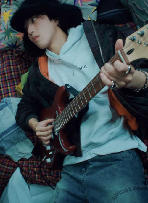 Blue Patch Washed Wide Leg Jeans | Jisung – Stray Kids