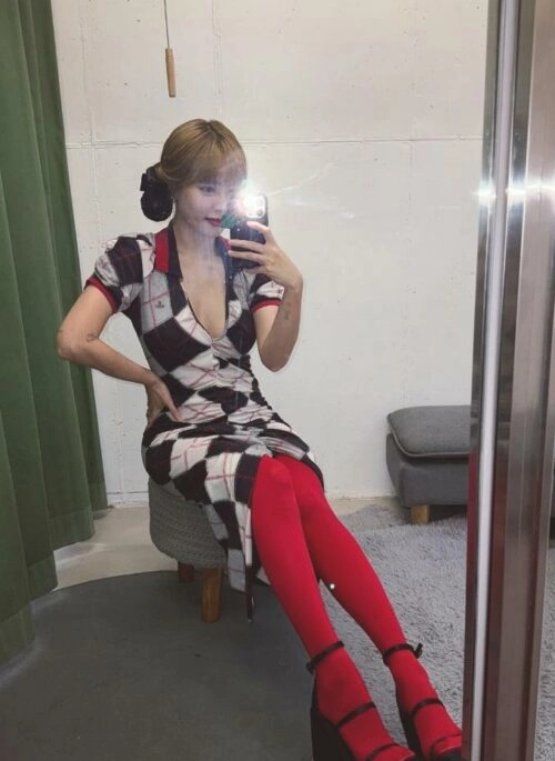Bright Red Matte Stockings | Hyuna