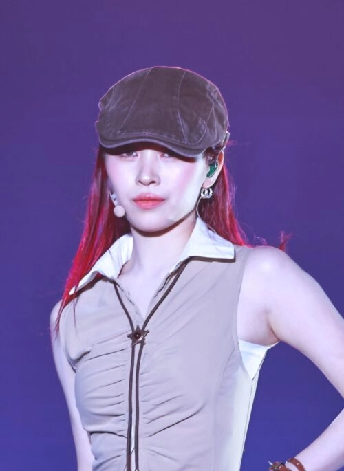 Brown Denim Painter Beret Hat | Ryujin – ITZY