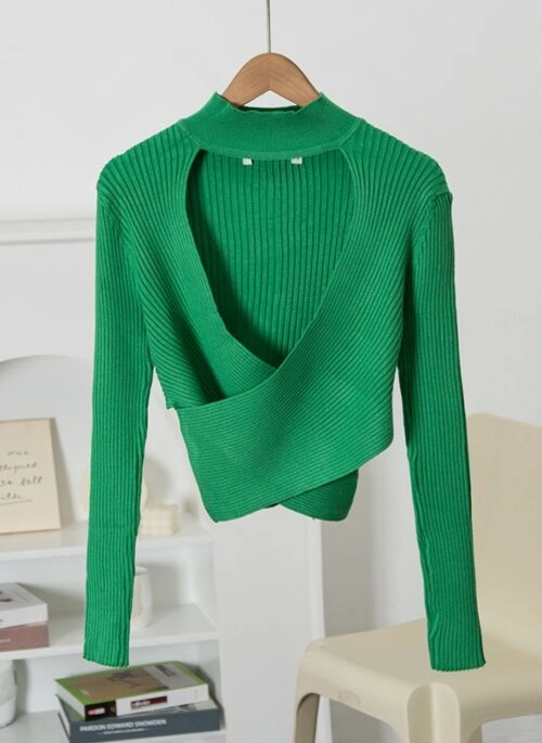 Green Hollow Neck Overlapped Knit Top | Sakura – Le Sserafim