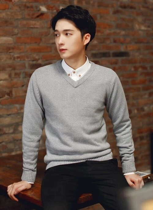 Grey V-Neck Sweatshirt | Taemin - SHINee