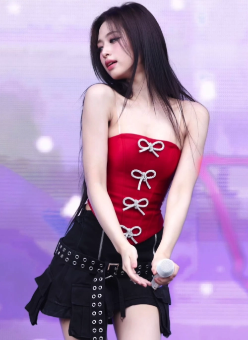 ベビモン アヒョン着用 [NOT YOUR ROSE] ROSIE CORSET BLOUSE ベビモン アヒョン着用 [NOT YOUR ROSE] ROSIE CORSET BLOUSE