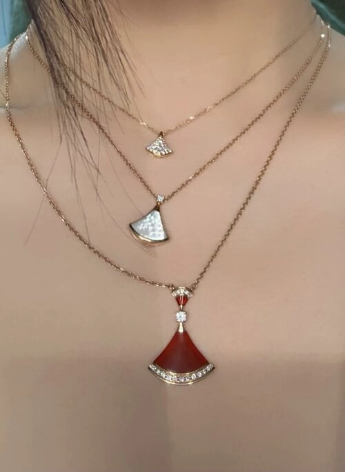 Red Inverted Fan Pendant Necklace | Ningning – Aespa