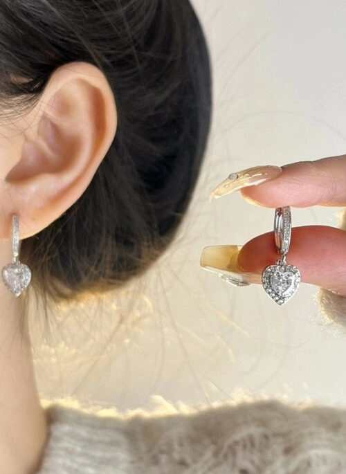 Silver Crystal Embellished Heart Earrings | Hyunjin – Stray Kids