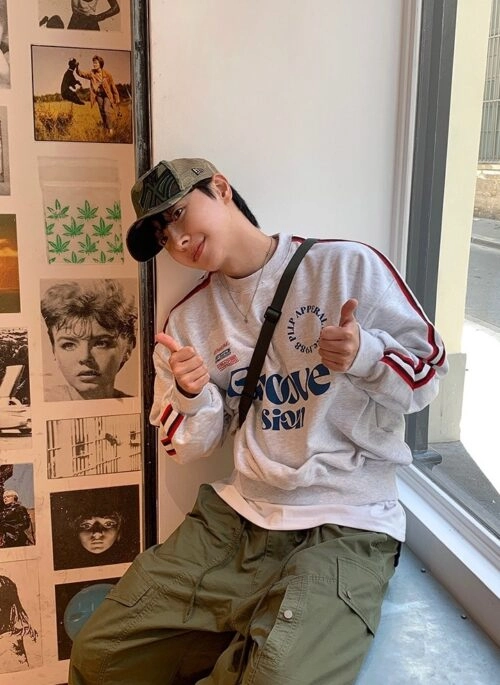 MOONSUN MJ コラボ M.C UNISEX, Stripe Collar Sweatshirt Blue 1990 Zip Collared Sweatshirt | MJ - Astro - Fashion Chingu