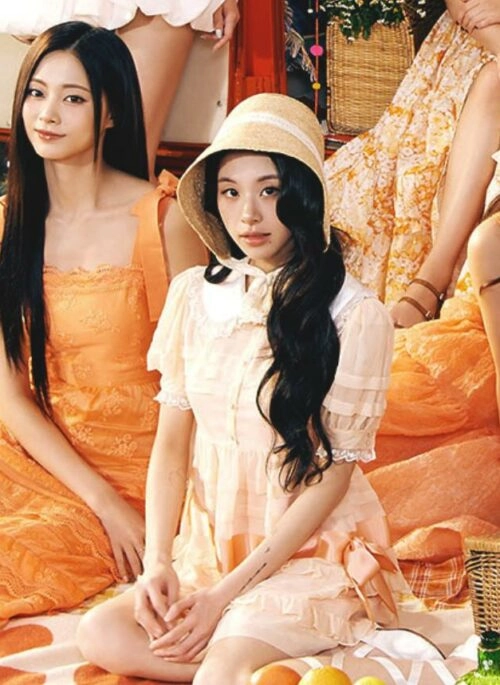 Beige Large Brim Straw Hat With Lace Tie | Chaeyoung – Twice