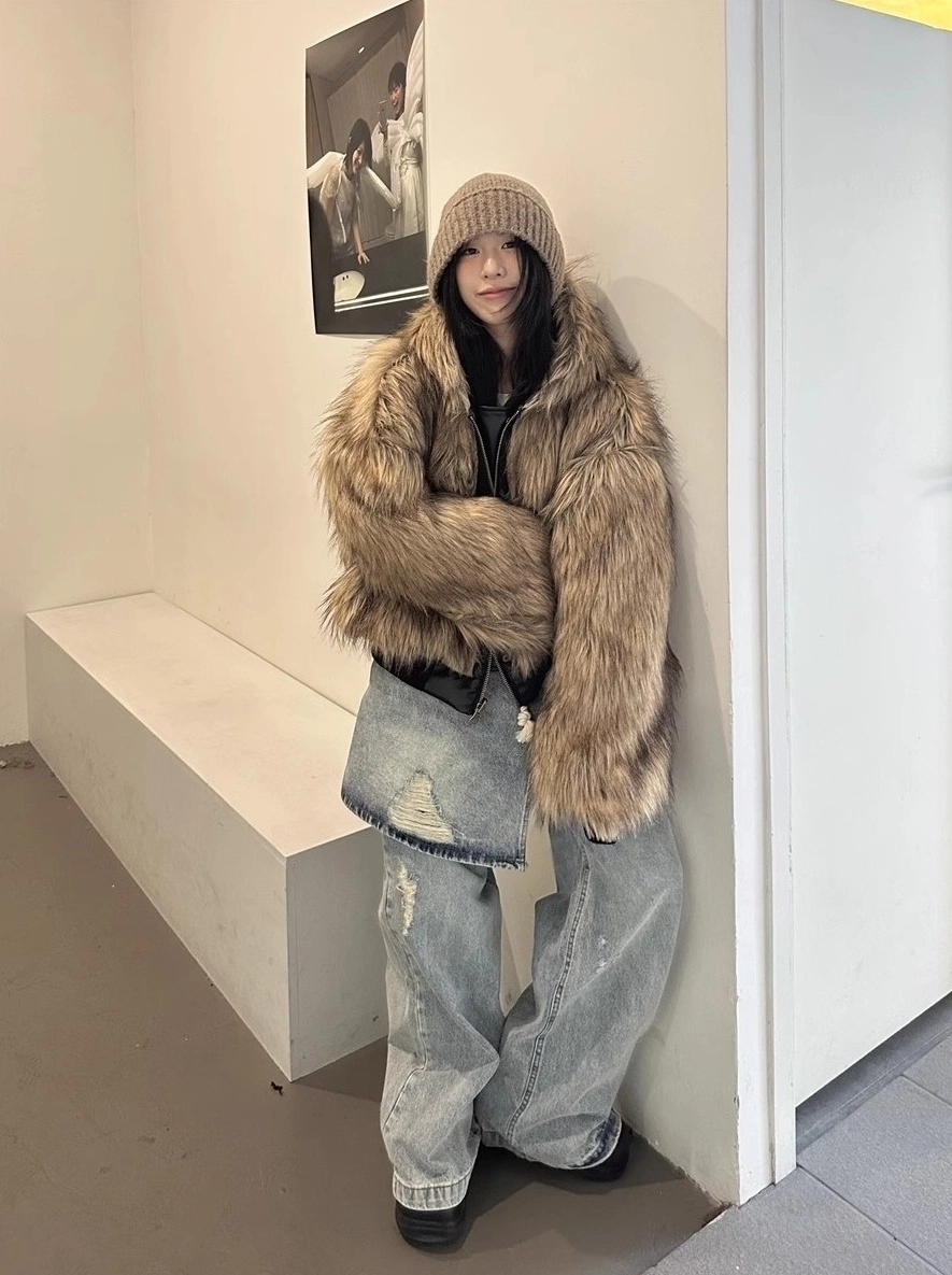 Beige Reversible Faux Fur Jacket | Nayeon - TWICE - Fashion Chingu