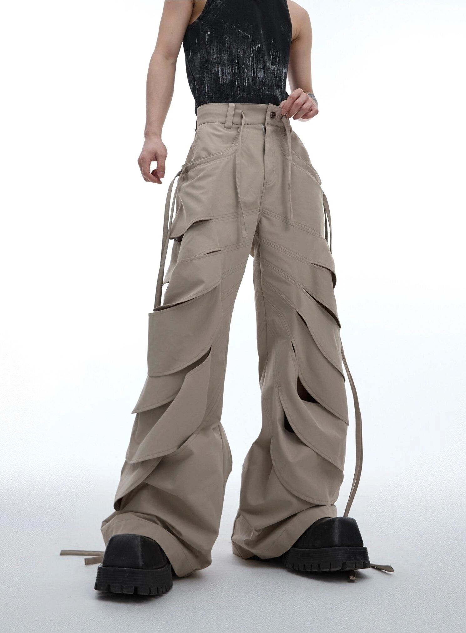 Beige Side Flaps Pants | Hoshi - Seventeen - Fashion Chingu