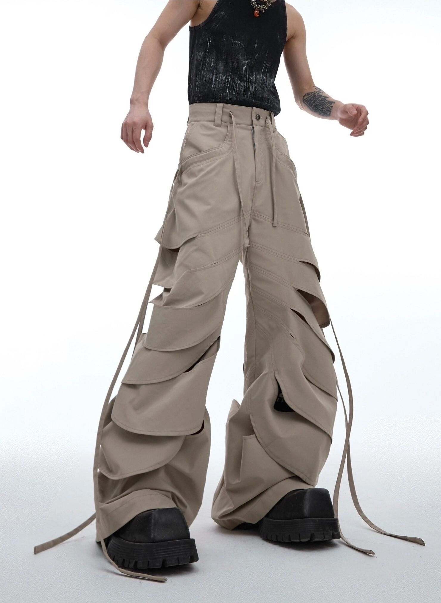 Beige Side Flaps Pants | Hoshi - Seventeen - Fashion Chingu