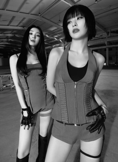 Black Faux Leather Rivetted Half-Finger Gloves | Irene - Red Velvet