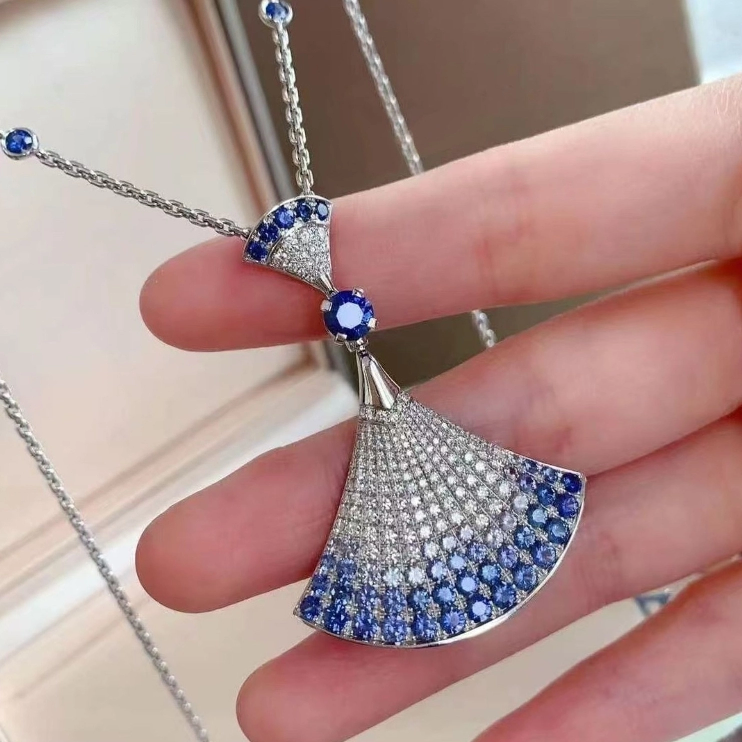 Blue Rhinestones Fan Necklace | Ningning - Aespa - Fashion