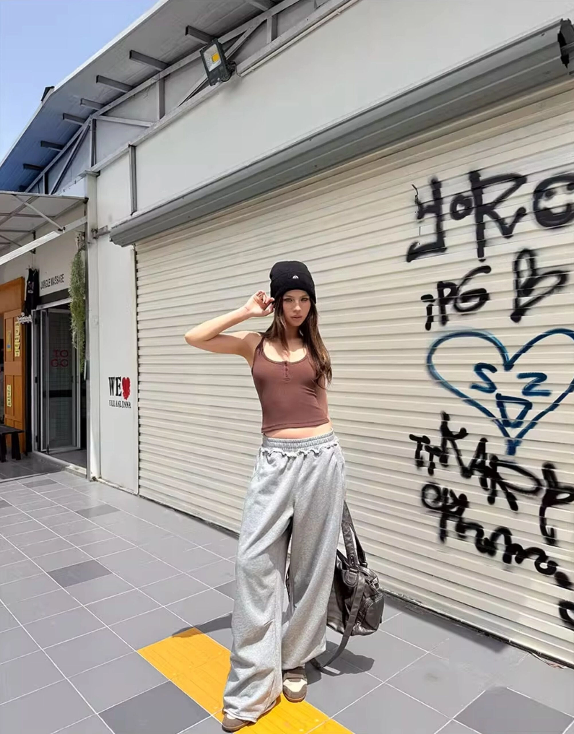 ★BLACKPINK ジェニー着用★ERA UNISEX ERA HEAVY SWEATPANTS Blue Layered Style Laced Sweatpants | Jennie - BlackPink