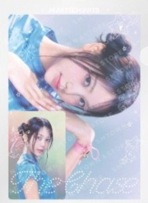 Hearts2Hearts “The Chase” Postcard + Hologram Photocard Set
