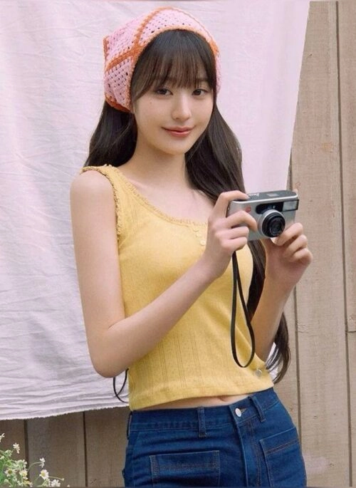 Pink Crocheted Tie Head Scarf | Wonyoung – IVE