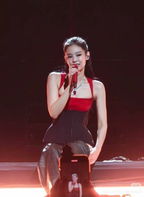 Pin by Erika Cardoso on 1 Jennie Kim in 2025 | Black pink