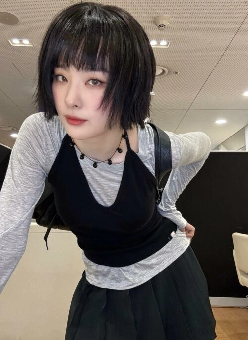 Black And Grey Two-Piece Halter Top Set | Seulgi – Red Velvet