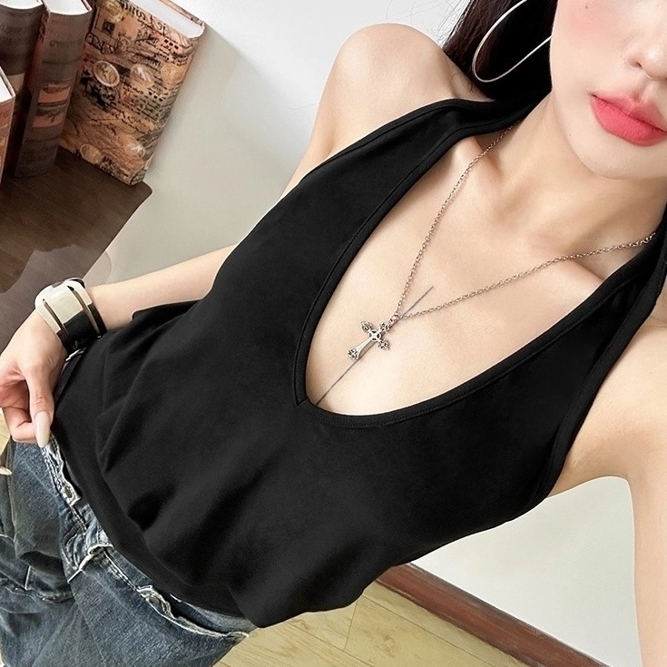 Black V-Neck Halter Ribbed Top | Jennie - BlackPink - Fashion Chingu