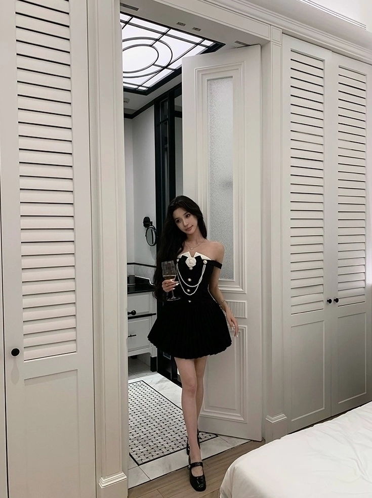 Black Vintage Pearl Chain Off-Shoulders Mini Dress | Jennie