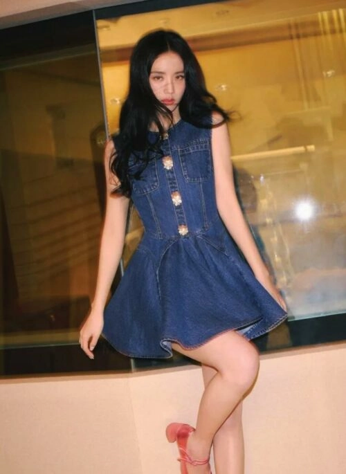 Blue Flared Hem Sleeveless Denim Dress | Jisoo – BlackPink