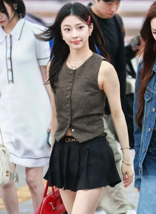 Brown Vintage Houndstooth Vest | Ruka - BabyMonster