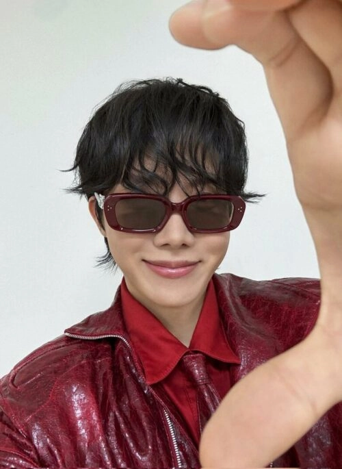 [BTS J-HOPE 着用] RIZZ 2color 韓国ファッション サングラス 防弾少年団 BTS J-HOPE ジェイホープ bts 着用の同型の