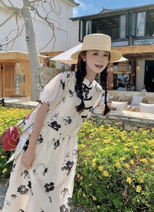 Elegant Floral Vintage Style Midi Dress