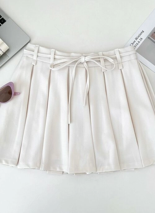 White Pleated Tie Belt Mini Skirt | Chaeryeong – ITZY