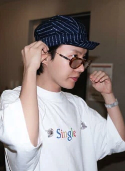 White ‘SINGLE’ Printed T-Shirt | J-Hope – BTS