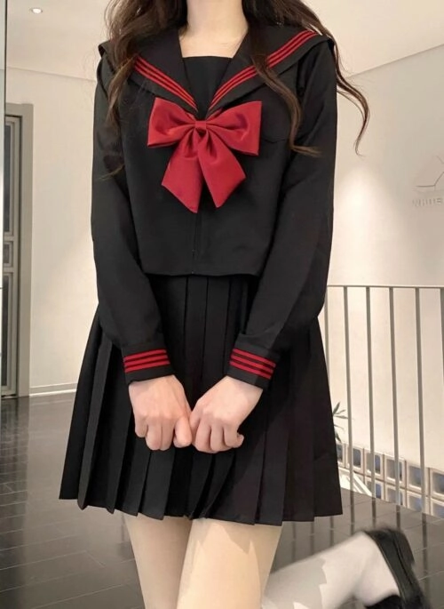 Black And Red Sailor-Collar Blouse | Giselle - Aespa