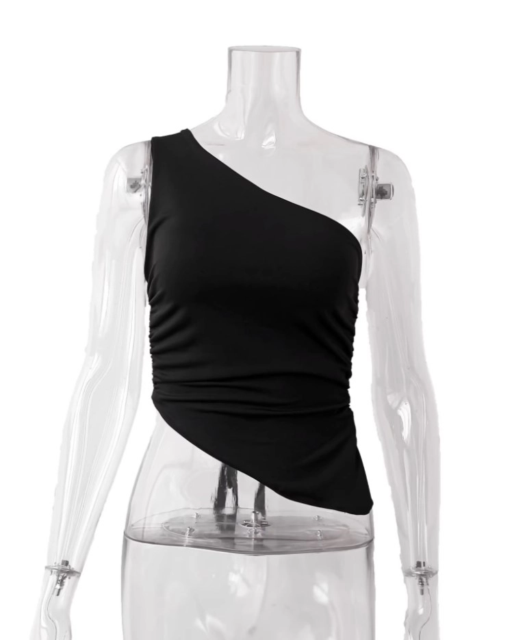 Black Slanted One Shoulder Top | Daniela - KATSEYE - Fashion