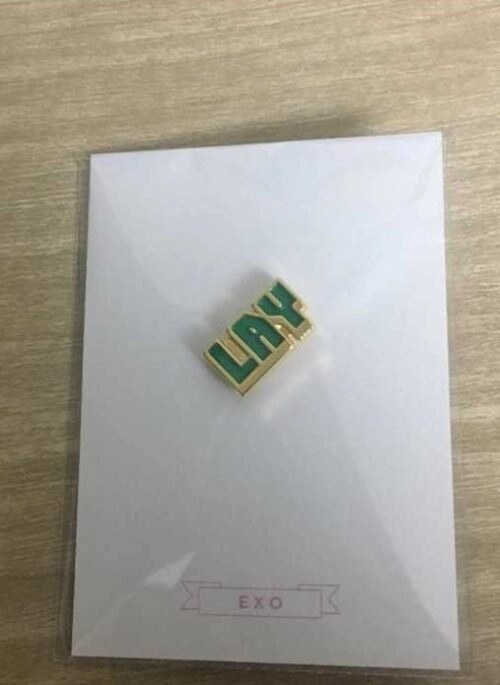 EXO Merch – DIY Name Pin : LAY