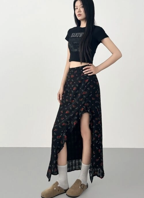 Black And Silver Striped Mini Skirt | Kyujin - NMIXX