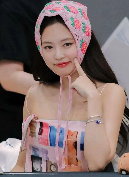 Pink Abstract Print Camisole Top | Jennie – BlackPink