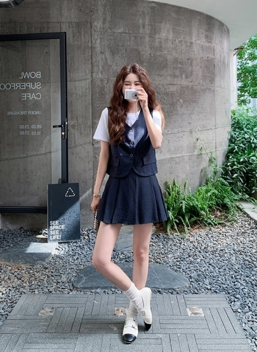 Preppy Style Pleated Skirt Vest T Shirt Set
