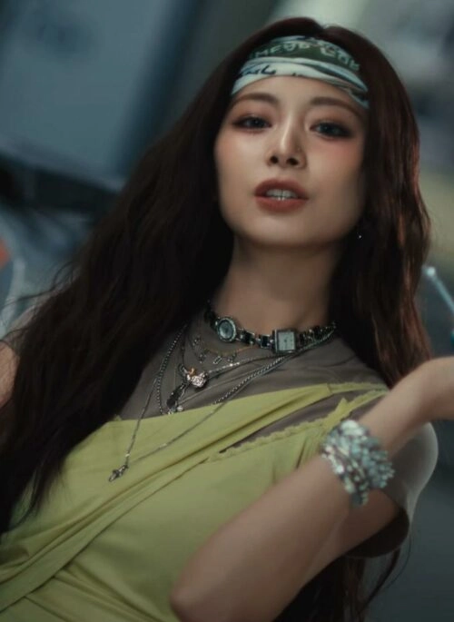 Silver Multi-Layered Watch Choker | Tzuyu – Twice