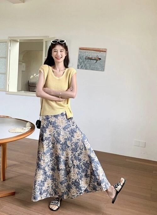 Summer Knit Top And Vintage Print Skirt Set