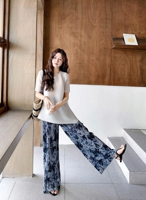 Trendy Unique Wide Leg Pants And T Shirt Set