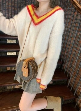 Beige Mink Fur Yellow Lining V-Neck Sweater | Jeong Gu Won – My Demon