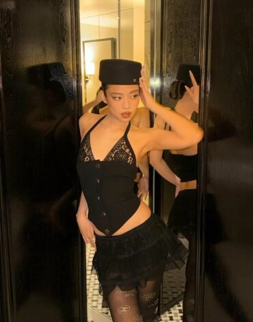Lace Noir Party Fit – Jennie